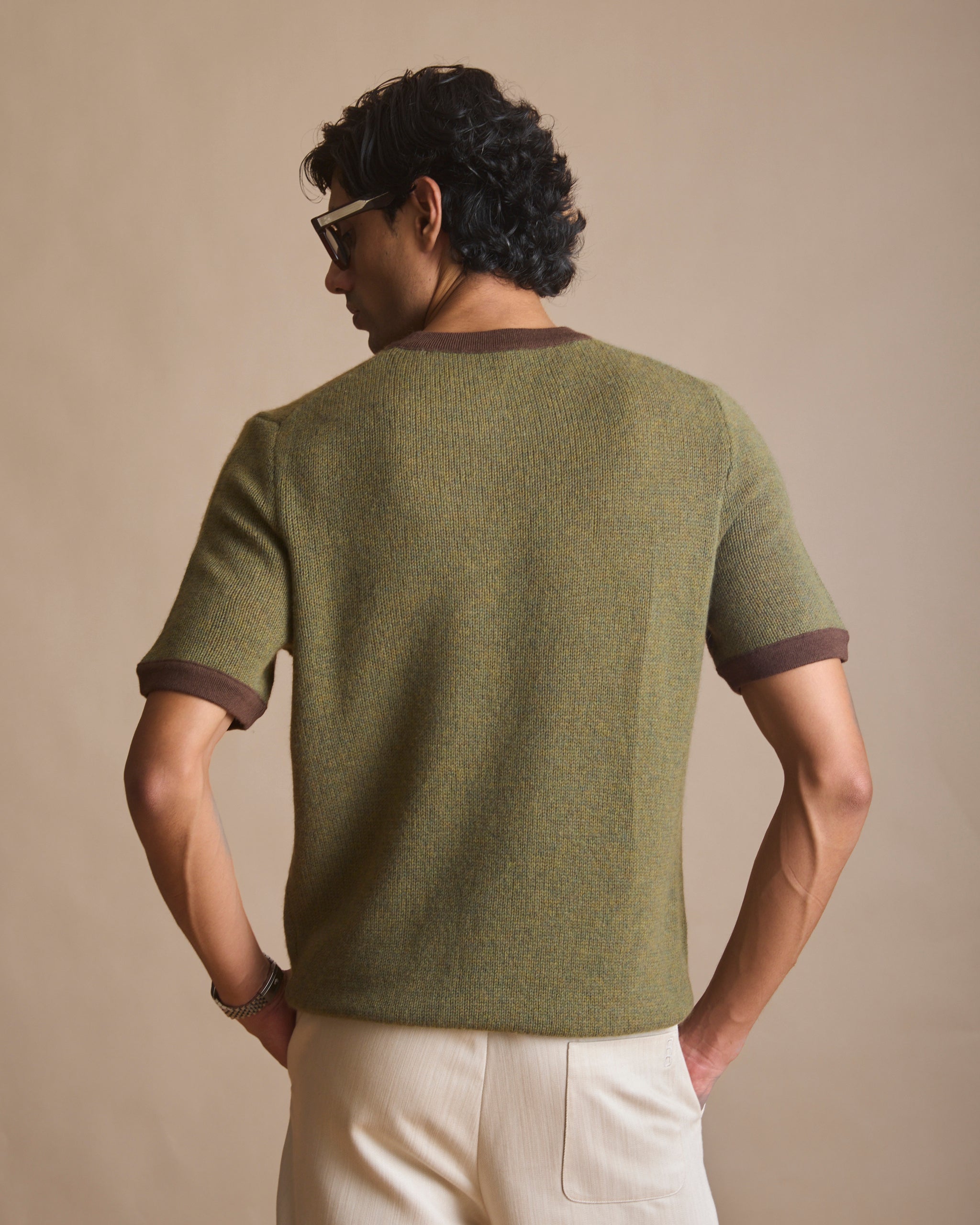 Moss green knit ringer t-shirt in 90% merino, 10% cashmere (view 5) | House of 6