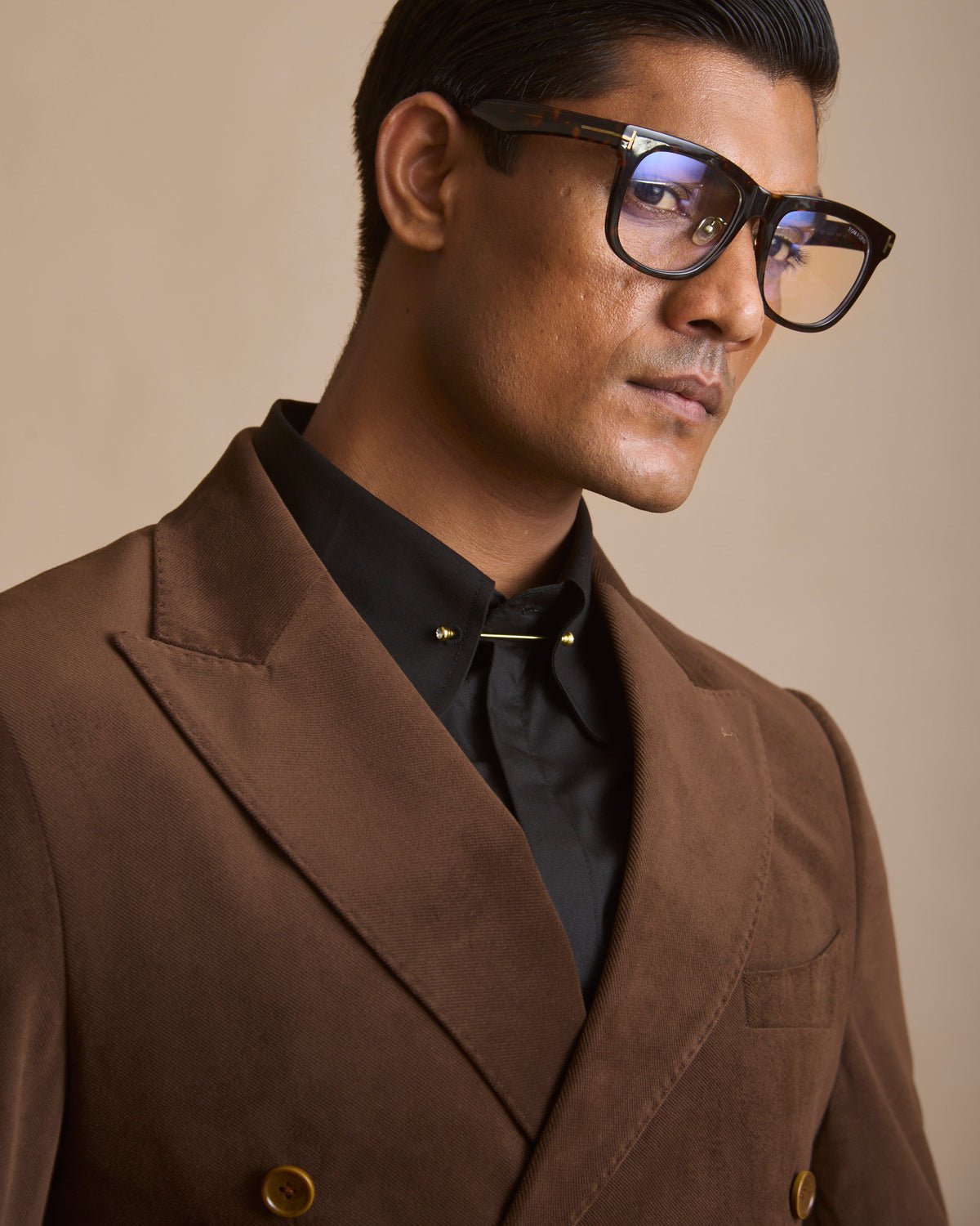 Cigar brown double-breasted country sport blazer in Italian suede (view 9) | House of 6